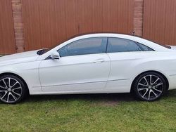 Biały Używany 2013 Mercedes E200 Coupe | 69 000 zł (Uczciwa cena)