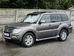 Złoty (metalik) Używany 2016 Mitsubishi Pajero SUV | 99 900 zł