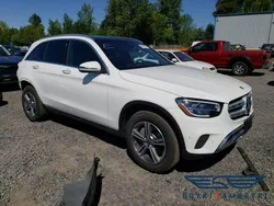 Biały Używany 2020 Mercedes GLC300 SUV | 67 380 zł
