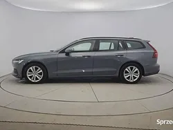 Szary Używany 2023 Volvo V60 Momentum Kombi | 112 900 zł (Dobra cena)