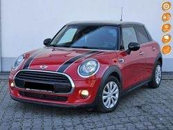 Czerwony Używany 2017 Mini Cooper D Hatchback | 42 357 zł