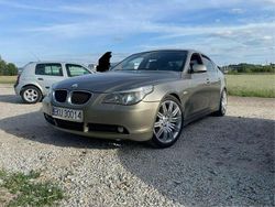 Żółtozłoty Używany 2004 BMW 530 Sedan/Limuzyna | 17 900 zł (Uczciwa cena)