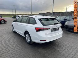 Biały Używany 2023 Skoda Octavia Kombi | 54 900 zł