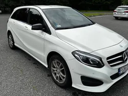 Biały Używany 2016 Mercedes B200 Minivan | 48 500 zł (Dobra cena)