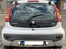 Srebrny Używany 2010 Peugeot 107 Hatchback | 7600 zł