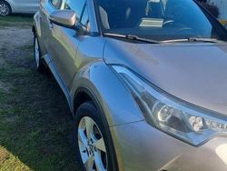 Inny kolor Używany 2017 Toyota C-HR SUV | 63 000 zł (Uczciwa cena)