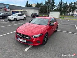 Czerwony Używany 2019 Mercedes A180 Hatchback | 73 900 zł (Super Cena)