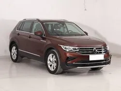 Brązowy Używany 2021 VW Tiguan SUV | 107 999 zł (Uczciwa cena)