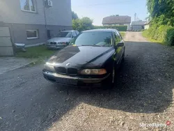 Czarny Używany 1998 BMW 520 Hatchback | 5500 zł