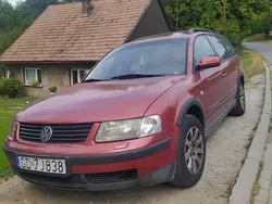 Czerwony Używany 1997 VW Passat Sedan/Limuzyna | 2499 zł (Drogi)