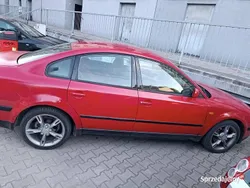 Czerwony Używany 1998 VW Passat Sedan/Limuzyna | 2600 zł (Dobra cena)