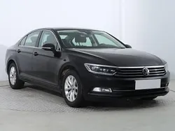 Czarny Używany 2019 VW Passat Sedan/Limuzyna | 65 999 zł (Uczciwa cena)