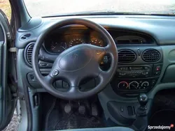 Zielony Używany 1998 Renault Scénic Minivan | 2400 zł