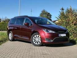 Bordowy (metalik) Używany 2016 Chrysler Pacifica SUV | 75 900 zł (Uczciwa cena)