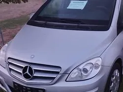 Srebrny Używany 2011 Mercedes 180 Sedan/Limuzyna | 15 500 zł