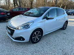 Biały Używany 2018 Peugeot 208 Hatchback | 46 900 zł (Uczciwa cena)