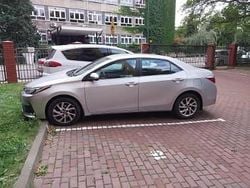 Srebrny (metalik) Używany 2017 Toyota Corolla Comfort Sedan/Limuzyna | 49 000 zł (Uczciwa cena)
