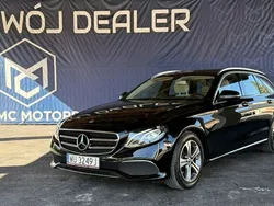 Czarny (metalik) Używany 2019 Mercedes E220 Kombi | 119 900 zł (Super Cena)