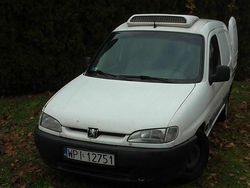 Biały Używany 2002 Peugeot Partner Van | 4600 zł (Uczciwa cena)