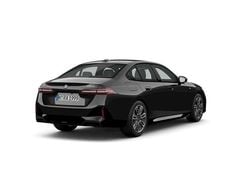Czarny szafir metalizowany Używany 2024 BMW 520 Comfort Edition Sedan/Limuzyna | 244 900 zł (Dobra cena)