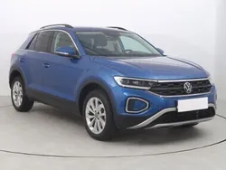 Niebieski Używany 2024 VW T-Roc SUV | 112 999 zł (Uczciwa cena)