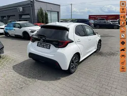 Biały Używany 2021 Toyota Yaris Hybrid Hatchback | 26 900 zł