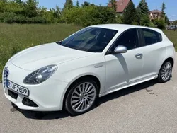 Biały Używany 2012 Alfa Romeo Giulietta Super Hatchback | 28 900 zł (Uczciwa cena)
