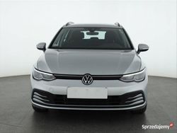 Srebrny Używany 2022 VW Golf VIII Kombi | 71 999 zł (Uczciwa cena)