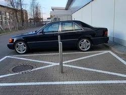 Granatowy Używany 1993 Mercedes E500 Sedan/Limuzyna | 45 000 zł