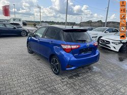 Niebieski (metalik) Używany 2017 Toyota Yaris Hatchback | 31 900 zł