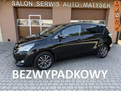 Czarny Używany 2015 Toyota Verso Minivan | 49 900 zł (Dość drogi)