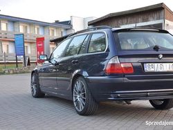 Granatowy Używany 2002 BMW 330 Kombi | 24 000 zł