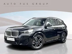 Czarny szafir metalizowany Używany 2024 BMW iX1 Comfort Edition SUV | 199 900 zł