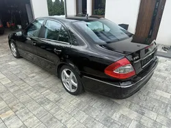 Czarny Używany 2006 Mercedes E200 Sedan/Limuzyna | 28 900 zł