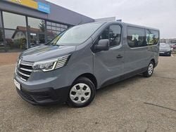 Szary Używany 2024 Renault Trafic Minivan | 129 900 zł (Uczciwa cena)