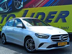 Srebrny Używany 2019 Mercedes B220 Minivan | 79 900 zł