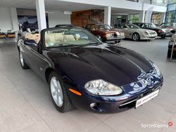 Czarny Używany 1999 Jaguar XK8 Kabriolet | 97 000 zł