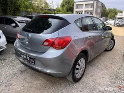 Grafitowy (metalik) Używany 2013 Opel Astra Hatchback | 23 900 zł (Dobra cena)
