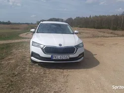 Biały Używany 2021 Skoda Octavia Ambition Kombi | 64 900 zł (Dobra cena)