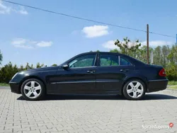 Czarny Używany 2004 Mercedes E220 Avantgarde Sedan/Limuzyna | 21 400 zł