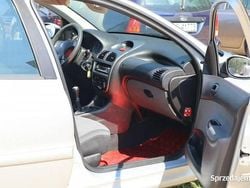 Srebrny (metalik) Używany 2007 Peugeot 206 Hatchback | 3000 zł (Uczciwa cena)