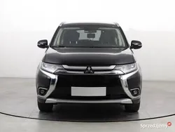 Czarny Używany 2016 Mitsubishi Outlander SUV | 67 999 zł (Uczciwa cena)