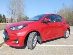 Czerwony Używany 2024 Toyota Yaris Hatchback | 85 000 zł (Drogi)