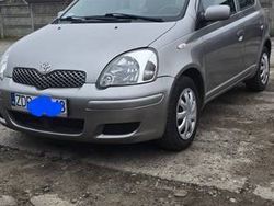 Srebrny Używany 2004 Toyota Yaris Sedan/Limuzyna | 5500 zł (Uczciwa cena)