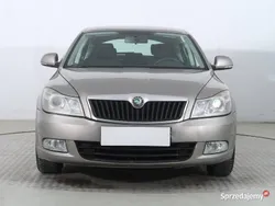 Beżowy Używany 2010 Skoda Octavia Hatchback | 25 999 zł (Dość drogi)