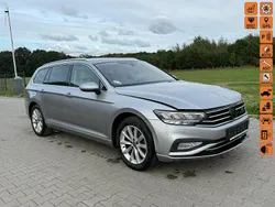 Srebrny (metalik) Używany 2022 VW Passat Kombi | 36 900 zł
