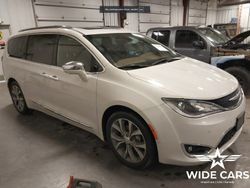 Biały (metalik) Używany 2020 Chrysler Pacifica Limited SUV | 58 000 zł