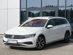 Biały Używany 2020 VW Passat Kombi | 79 999 zł (Uczciwa cena)