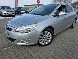 Czarny (metalik) Używany 2012 Opel Astra Hatchback | 21 900 zł (Dobra cena)