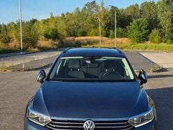 Niebieski Używany 2015 VW Passat Kombi | 44 250 zł (Uczciwa cena)